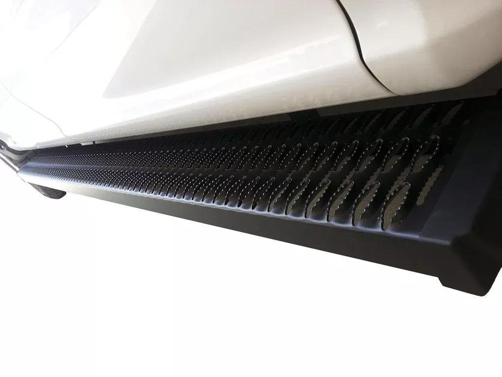 TrailFX Aggressive Series Running Boards for Sprinter 2007-Current